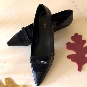 Women's Black Leather Kitten low Heel Pointed Toe  Pumps  With Bow